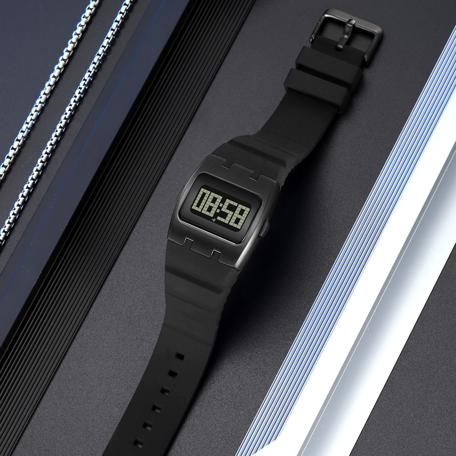 Retro trapezoid digital watch - Image 2